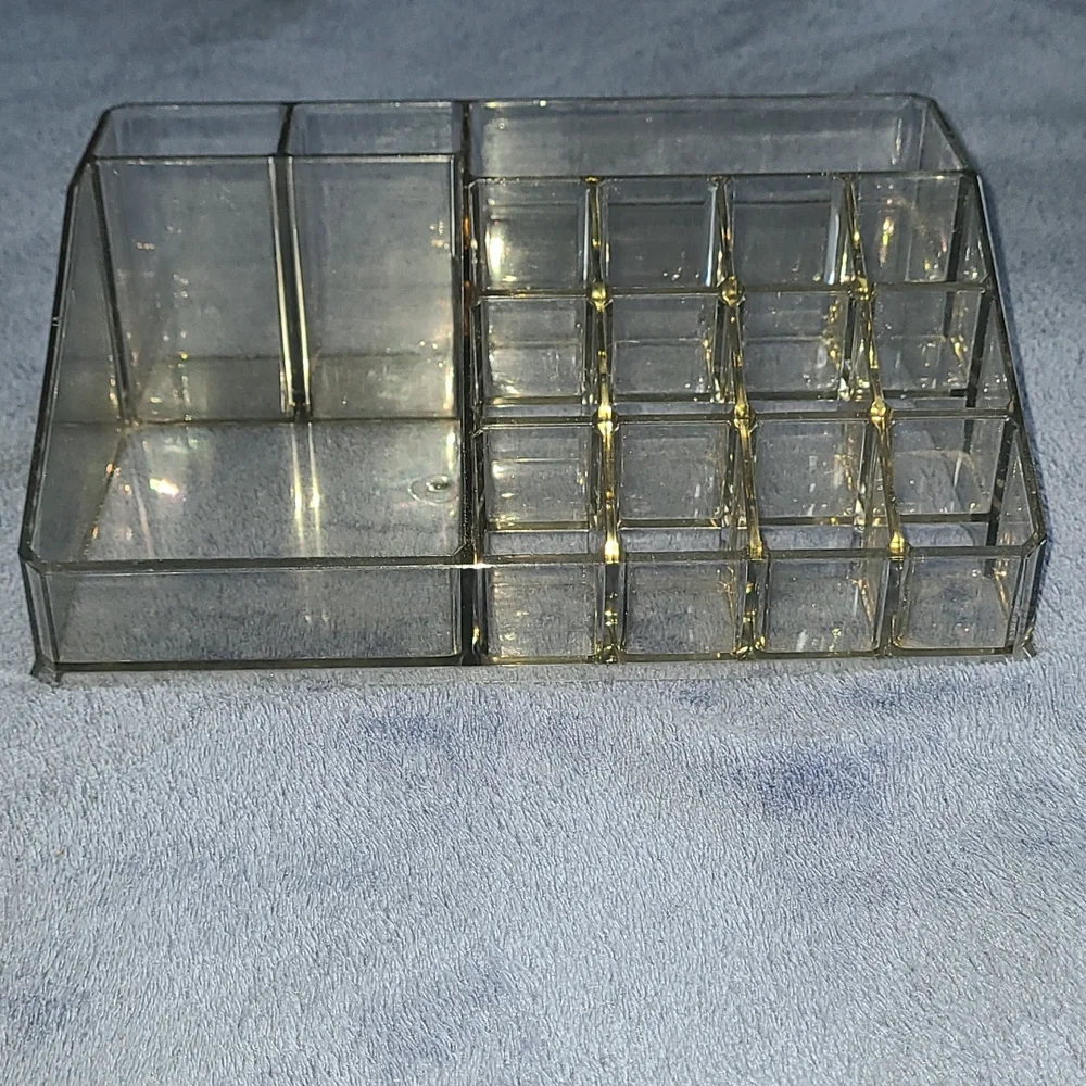 16 compartment acrylic organizer